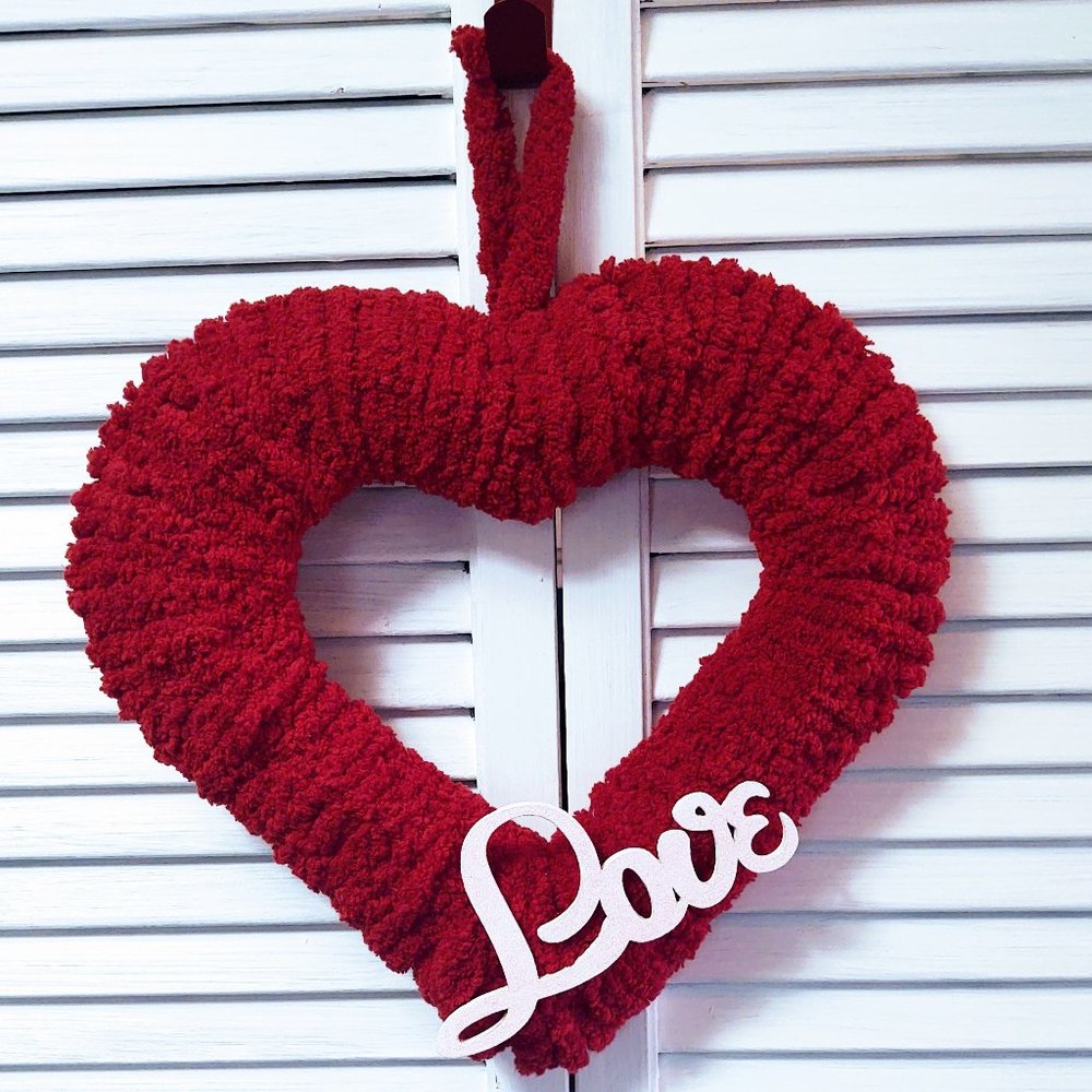 Hand Crafted Chucky Chenille Red Yarn Heart Wreath Wooden Love Pink Glitter 14"